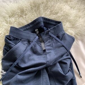 lululemon Men’s Navy Joggers XS